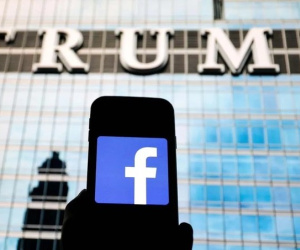 Cựu TT Trump yêu cầu Facebook mở lại tài khoản