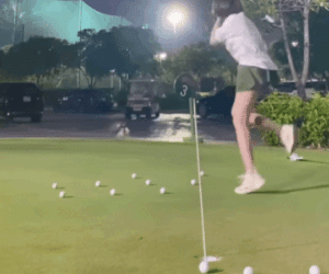 Làm điều này trên sân golf, Trâm Anh khiến ai cũng ngỡ ngàng