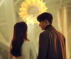 Giữa nghi vấn mang thai, Son Ye Jin xuất hiện bên Hyun Bin nhưng nhất quyết che vóc dáng?