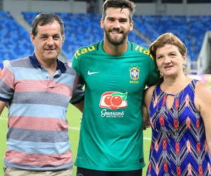 Cha của thủ thành Alisson mất tích khi đi lặn, đã tìm thấy thi thể