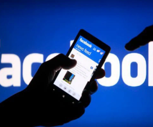 Mark Zuckerberg nhượng bộ, nhưng rắc rối của Facebook chỉ mới bắt đầu