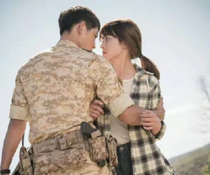 Bộ ảnh Song Joong Ki - Song Hye Kyo hạnh phúc trong 'Hậu duệ mặt trời' hot trở lại sau 5 năm, fan bồi hồi về mối tình không trọn vẹn