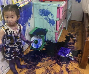 Mẹ trẻ đăng ảnh 'tố' con gái không có chút thùy mị nào khiến dân mạng cười mệt, câu nói 'đẻ con gái nết na' đúng là nhầm to