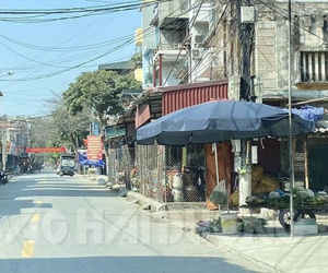 Người bán thịt lợn ở thị trấn Cẩm Giang buộc phải đi cách ly tập trung