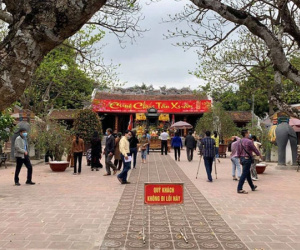Lần đầu tiên đền Trần vắng nhất trong hơn 30 năm qua, phát ấn theo cách đặc biệt