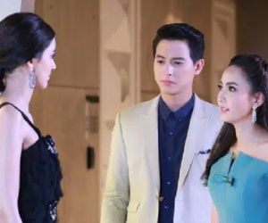 Biết tình cũ của chồng ỡm ờ 'thả thính', vợ nhẹ nhàng ra tay trong chớp nhoáng mà khiến ả ngượng mặt rút lui