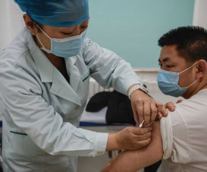 Nỗi sợ vaccine đe dọa cuộc chiến chống Covid-19 của Trung Quốc