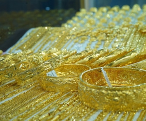 Giá vàng trượt mạnh
