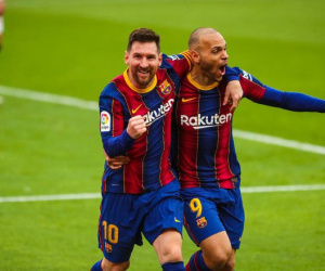 Messi lại sắm vai người hùng, Barca quật ngã Sevilla và vươn lên nhì bảng