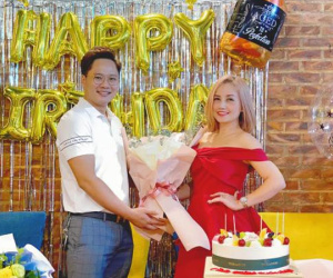 'Cô Xuyến' Về nhà đi con - Đào Hoàng Yến mừng tuổi mới hoành tráng sau khi ly hôn chồng thứ 4