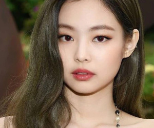 Nửa đêm Jennie lên top 1 Naver vì tin cưới hỏi, chuyện gì mà khiến Knet réo gọi mỹ nhân BLACKPINK và G-Dragon?