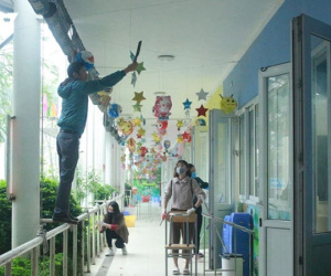 Trường học vệ sinh khử trùng, sẵn sàng đón học sinh đi học trở lại sau Tết âm lịch