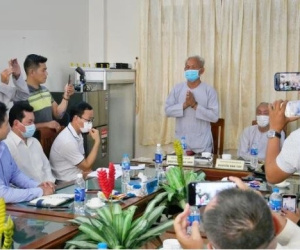 Lương y Võ Hoàng Yên trần tình việc bị vợ ông Dũng 'lò vôi' tố lừa gạt hàng trăm tỷ: 'Anh là ông chủ lớn, tôi là hạt cát trên sa mạc, có đáng gì đâu'