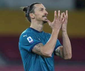Ibrahimovic lỡ trận tái ngộ với MU vì chấn thương