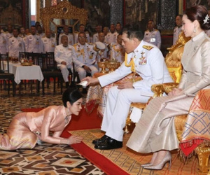 2 Hoàng hậu Thái Lan cùng nhau xuất hiện, chỉ qua một bức ảnh là thấy rõ địa vị hiện tại trong hậu cung đang nghiêng về bên nào