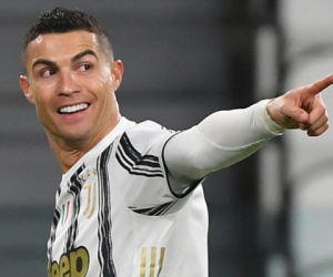 Ronaldo tiếp tục chạm cột mốc ấn tượng trong sự nghiệp