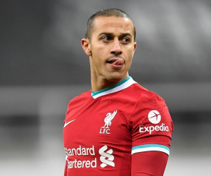 Paul Scholes: 'Thiago Alcantara phù hợp với MU hơn Liverpool'