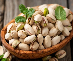 Ăn quá nhiều hạt dẻ cười: Khỏi cười được luôn vì bạn có nguy cơ mắc 10 vấn đề sức khỏe sau!