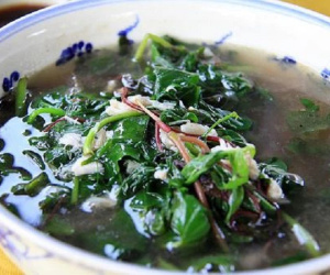 Loại rau dại đắt gấp 2-3 lần rau sạch, Châu Âu, Trung Quốc tôn là 'rau trường thọ' nhưng người Việt vẫn chưa biết dùng đúng cách