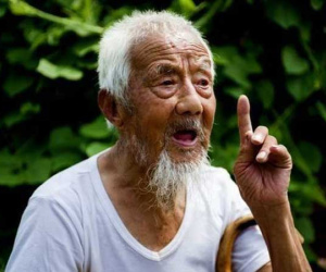 Cụ ông 113 tuổi trẻ như 80 tuổi, bí quyết trường thọ không phải là tập thể dục nhiều mà là hai điều này