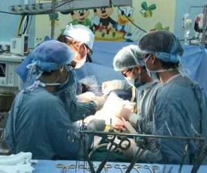 Bé gái 8 tuổi ở Đà Lạt bất ngờ chảy máu vùng kín, phải xuống TP.HCM phẫu thuật vì căn bệnh hiếm gặp