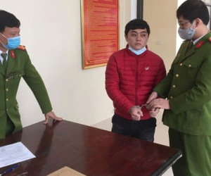 Y tá bệnh viện tỉnh làm giả giấy tờ ô tô lừa đảo chiếm đoạt tài sản