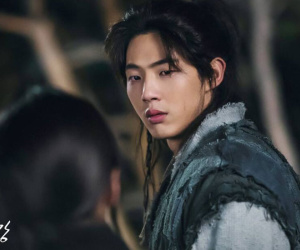 Hậu scandal đánh bạn, tình dục bừa bãi, nam diễn viên Ji Soo nhập ngũ