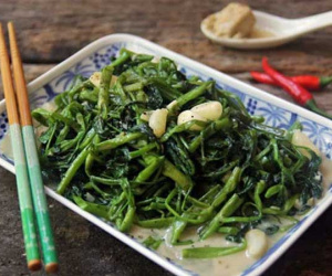 Rau muống là 'vị thuốc dân dã' của Đông y nhưng có người càng ăn lại càng hại sức khỏe, đặc biệt là 6 nhóm người này