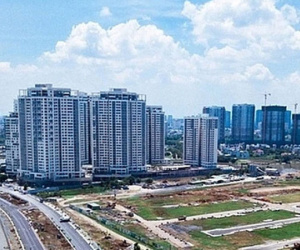 Bất động sản Tp.HCM: Vì sao giá tăng nhưng vẫn cần... giải cứu?
