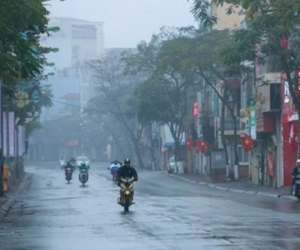 Gió mùa đông bắc tràn về, Hà Nội trời chuyển mưa rét, cơn ác mộng 'nồm ẩm' tiếp tục kéo dài