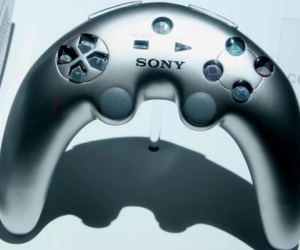 Bằng sáng chế mới nhất của Sony tiết lộ một chiếc gamepad PlayStation bằng... quả chuối