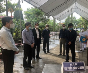80 người tiêm vắc xin đầu tiên ở Hải Dương là phụ nữ