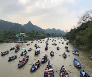 Từ ngày 13/3, chùa Hương chính thức mở cửa đón khách