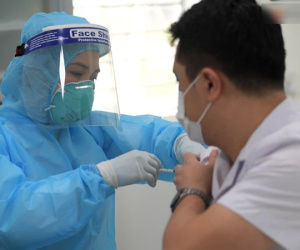 Trong ngày đầu, đã có 377 người được tiêm vaccine phòng Covid-19, chưa ghi nhận phản ứng sau tiêm