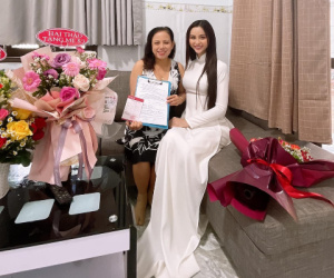 Người đẹp chuyển giới bỏ nhà đi năm 17 tuổi tặng mẹ combo miếng đất + sổ tiết kiệm nhân ngày 8/3