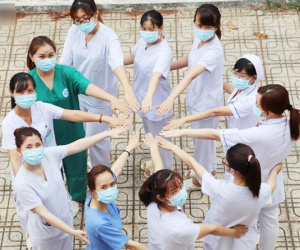 Chuyện các nữ y bác sĩ tuyến đầu 2 năm đón 8/3 tại BV Dã chiến Củ Chi: Chỉ mong nơi này bị giải thể, ngày đó sẽ là ngày vui nhất!