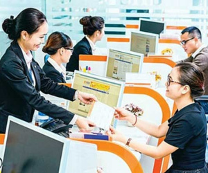 Dứt bỏ gánh nặng, ông lớn ngân hàng vượt đỉnh 10 năm