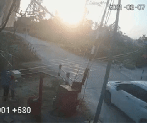 Tàu hỏa tông ôtô ở Quảng Ngãi: Công an làm việc với nhân viên gác chắn