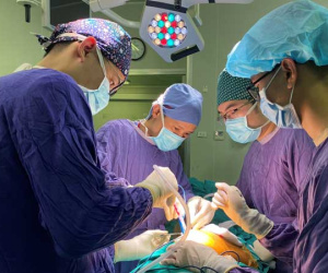 Uống rượu lâu năm, người đàn ông mất vận động 2 chân sau cú ngã nhẹ