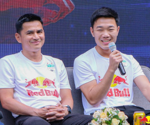 HLV Kiatisak, Xuân Trường góp mặt trong ngày HAGL ra mắt nhà tài trợ áo đấu mới