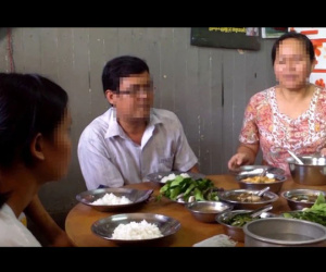 Mời mẹ chồng đi chụp ảnh kỷ niệm nhưng bị từ chối lại còn 'bonus' thêm vài câu nói mát, nàng dâu đăng đàn xin phân giải nhưng lại bị chỉ trích vì nguyên nhân này