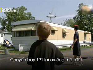 Video: Phút cuối trên chuyến bay mất động cơ, bổ nhào xuống đất