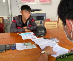 Bắt 9X cho vay nặng lãi ở An Giang, thu giữ hơn 6.000 tờ rơi