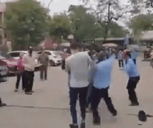 Vụ ẩu đả tại BVĐK Tuyên Quang: Người nhà bệnh nhân bị đánh bằng gậy cao su, gậy rút bằng kim loại