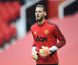 MU tống khứ De Gea, đôn Henderson lên số 1