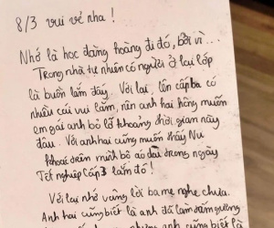 Anh gia sư lặng người khi đọc được tấm thiệp cậu học sinh lớp 11 viết cho em gái, nội dung khiến nhiều người lớn cũng phải giật mình