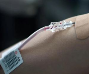 Người đàn ông nhiễm HIV vẫn xung phong đi hiến máu được tòa án tha tội