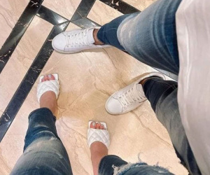 Lệ Quyên khoe ảnh diện đồ đôi với Lâm Bảo Châu, dân tình soi ra bằng chứng cả hai sống chung nhà?