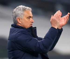 Mourinho mỉa mai vị trí thứ 10 của Arsenal