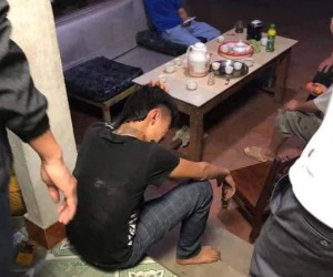 3 nhân viên quán karaoke đi đòi tiền bị con nợ chém thương vong